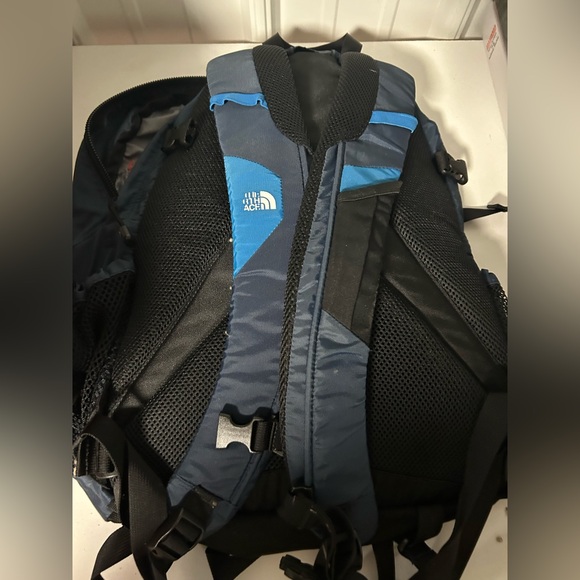 The North Face Men's Navy and Black Backpack - Picture 4 of 4